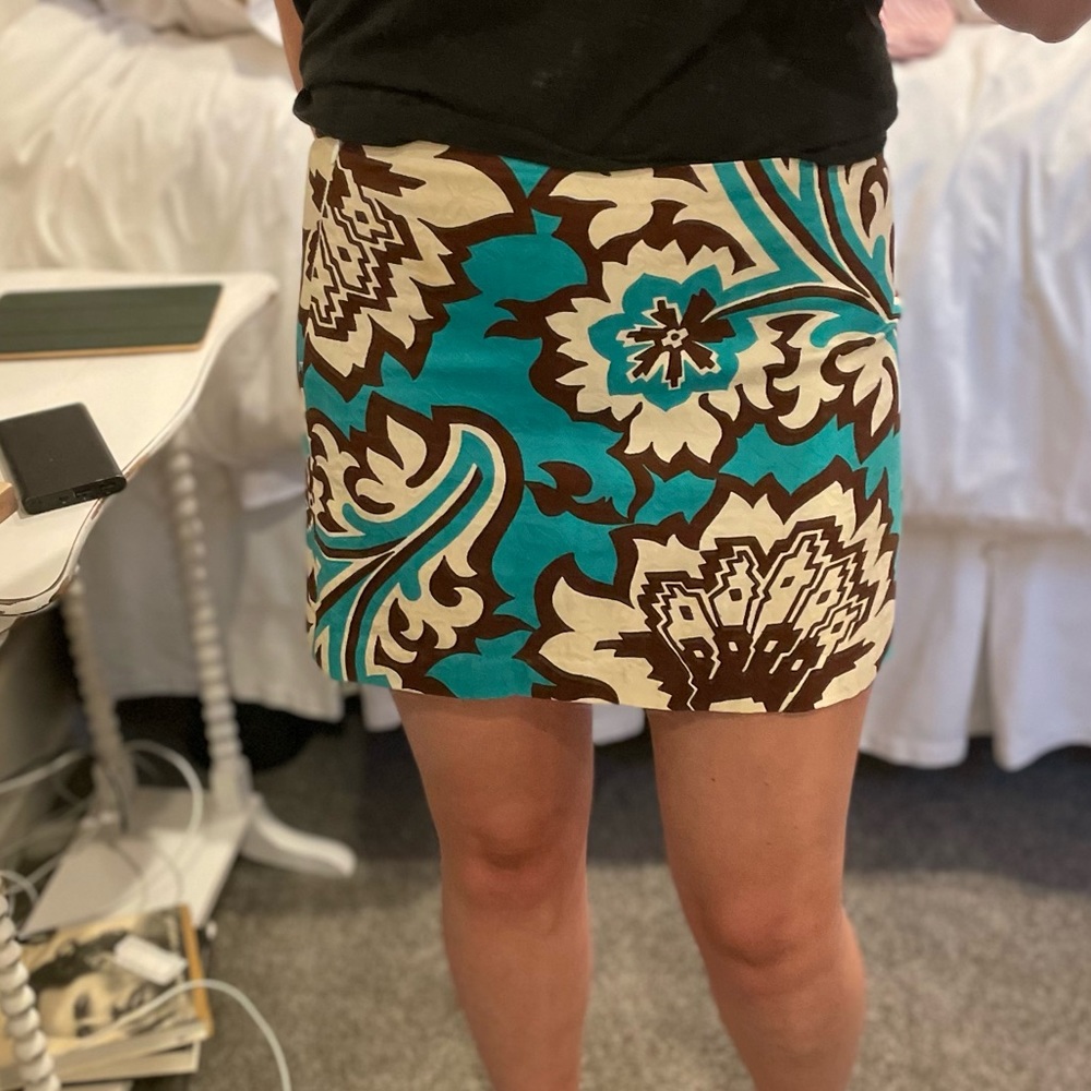 Milly mini skirt. Textured fabric. Size 8.